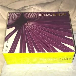 BRAND-NEW. UNOPENED. BEAUTIFULLY DESIGNED BOTTLE. With elephant top